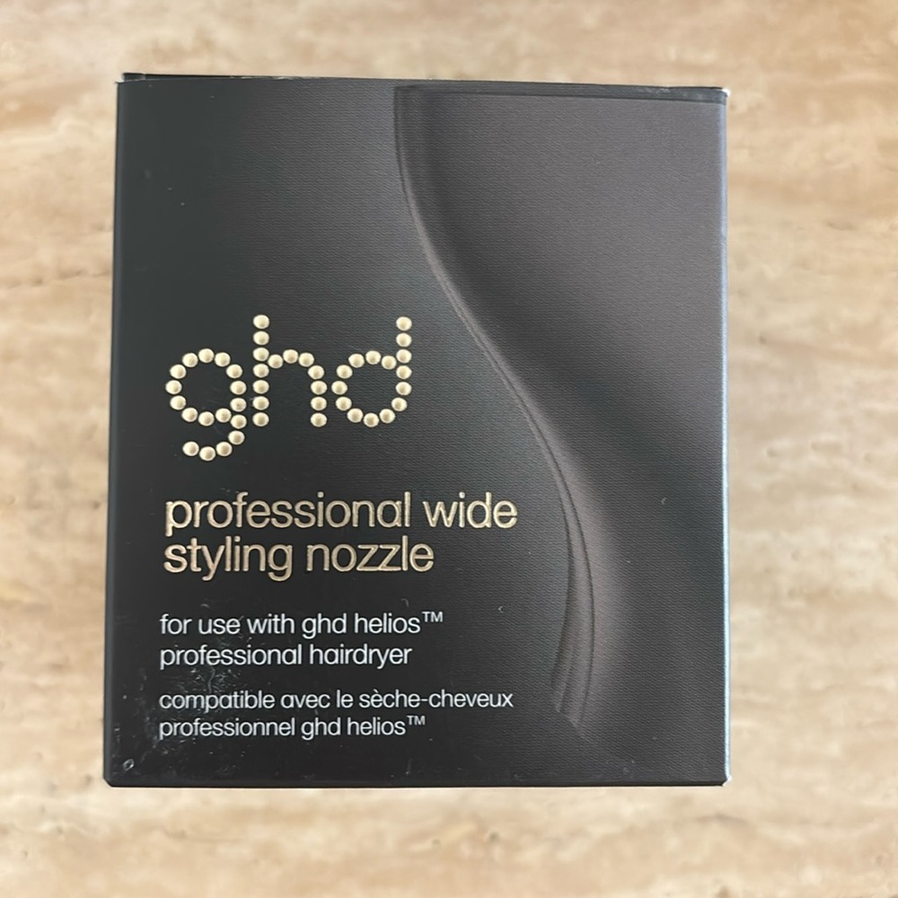 ghd helios™ wide styling hair dryer nozzle